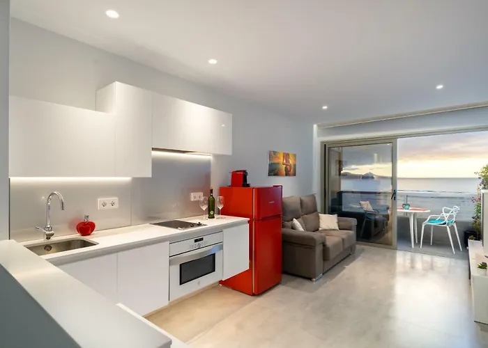 Frontline With Blue Views *